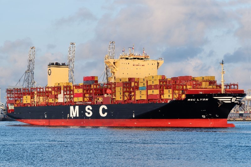 Thames Departure: MSC LYON            