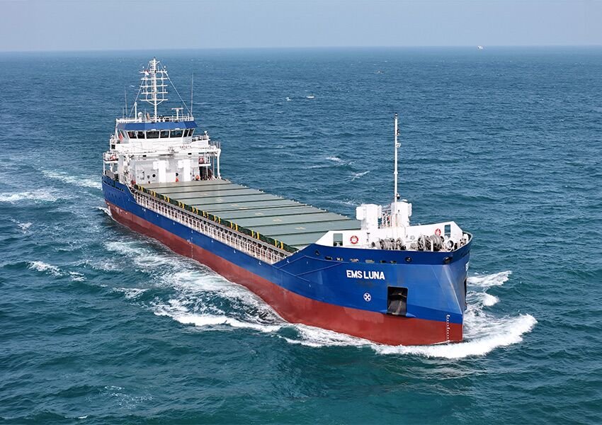 Transit: EMS LUNA             entering English South Coast at The Dover Strait