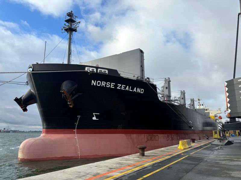 Transit: NORSE ZEALAND        entering English South Coast at The Dover Strait