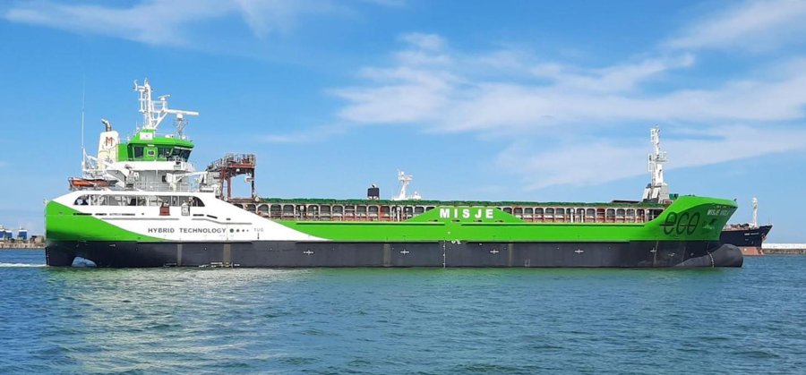 Transit: MISJE IRIS entering English South Coast at The Dover Strait