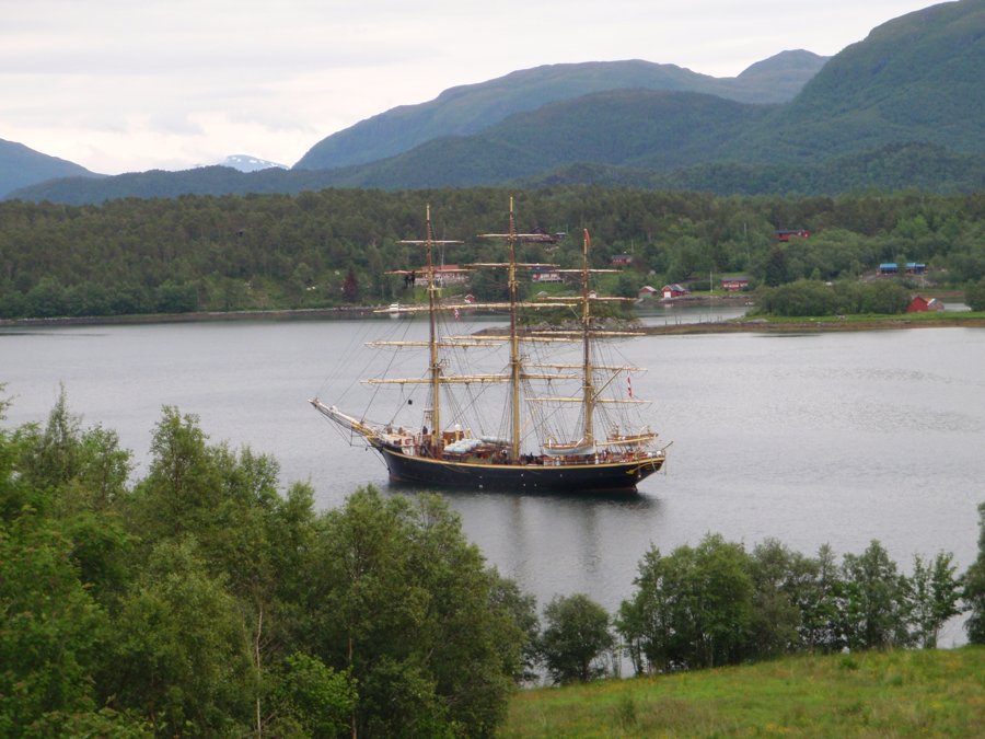  Scottish West Coast - GEORG STAGE transiting North Channel Clyde