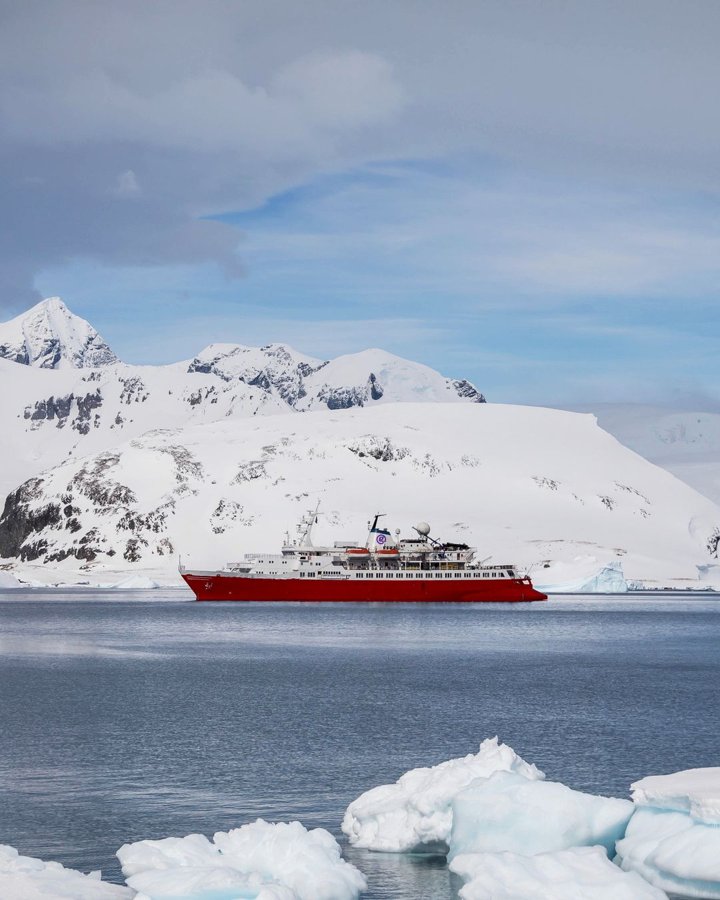 Photograph of the Expedition Cruise Ship: EXPEDITION           (IMO: 7391422). Documented in UK and Regional Shipping Movements.