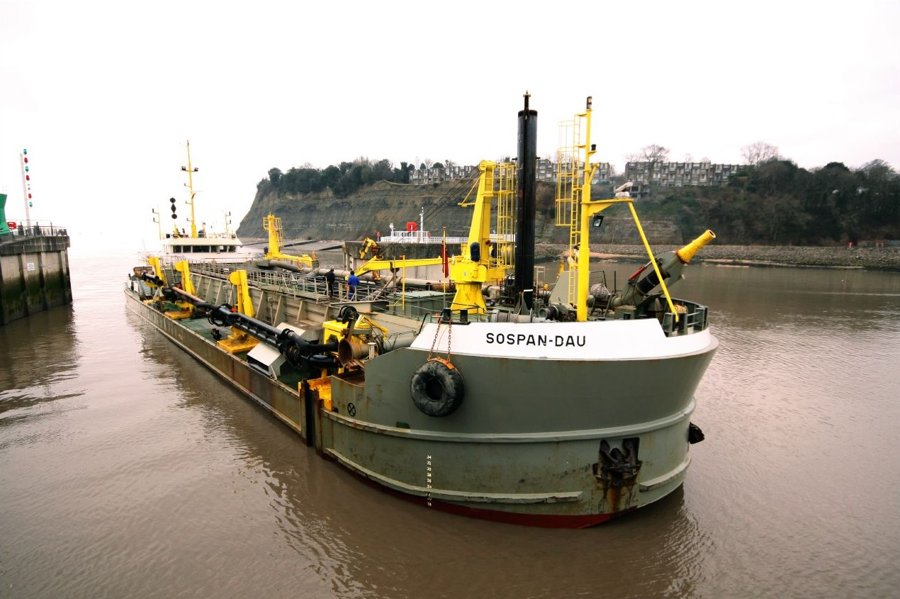 Transit: SOSPAN DAU           entering English South Coast at The Dover Strait