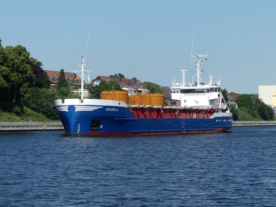 Thames Arrival: MAUREEN S           