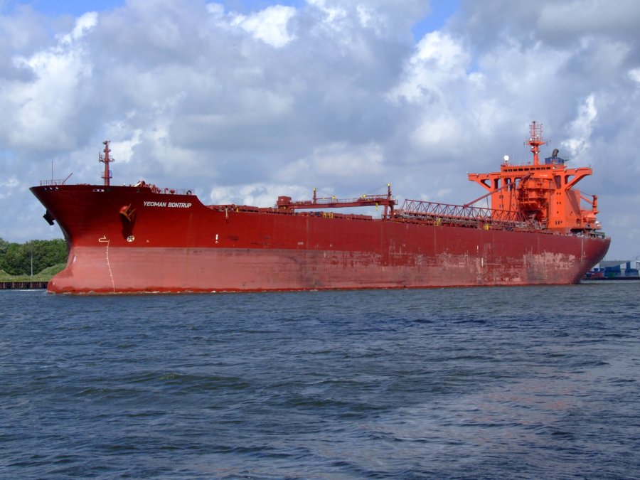 Transit: YEOMAN BONTRUP       entering English South Coast at The Dover Strait