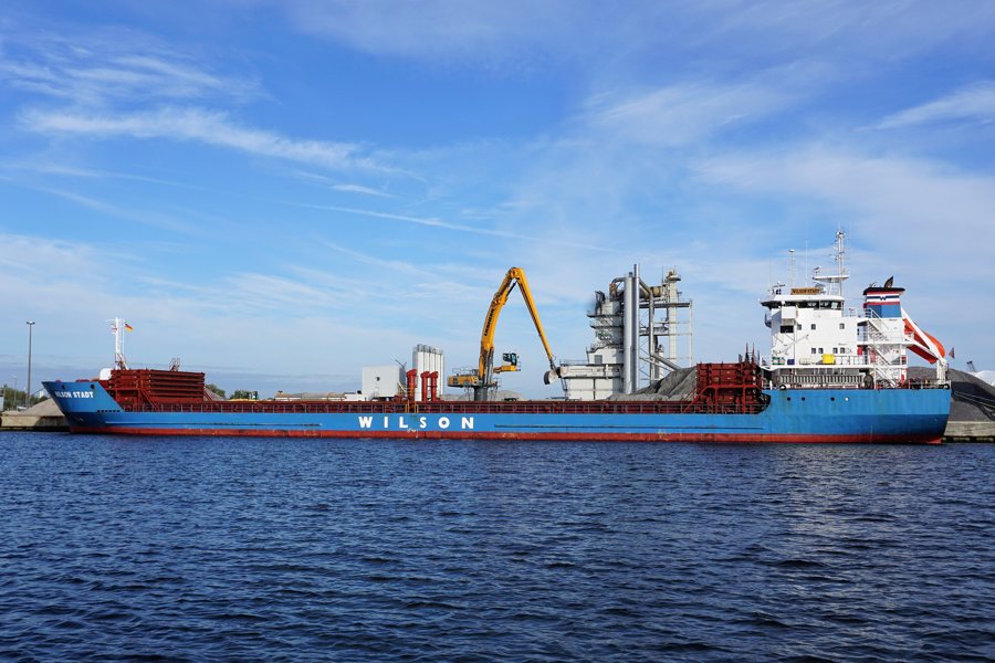 Transit: WILSON STADT entering English South Coast at The Dover Strait