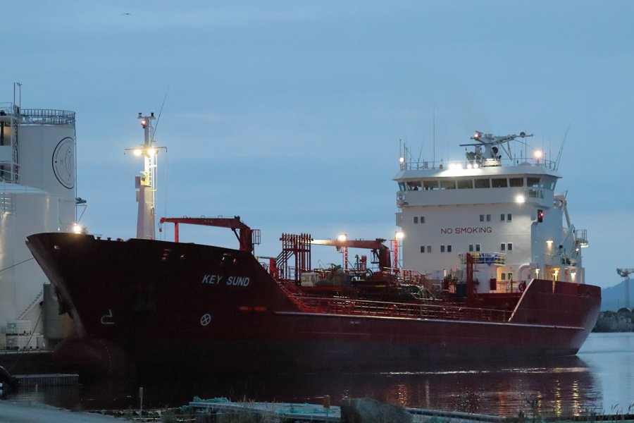 Transit: KEY SUND             entering English South Coast at The Dover Strait