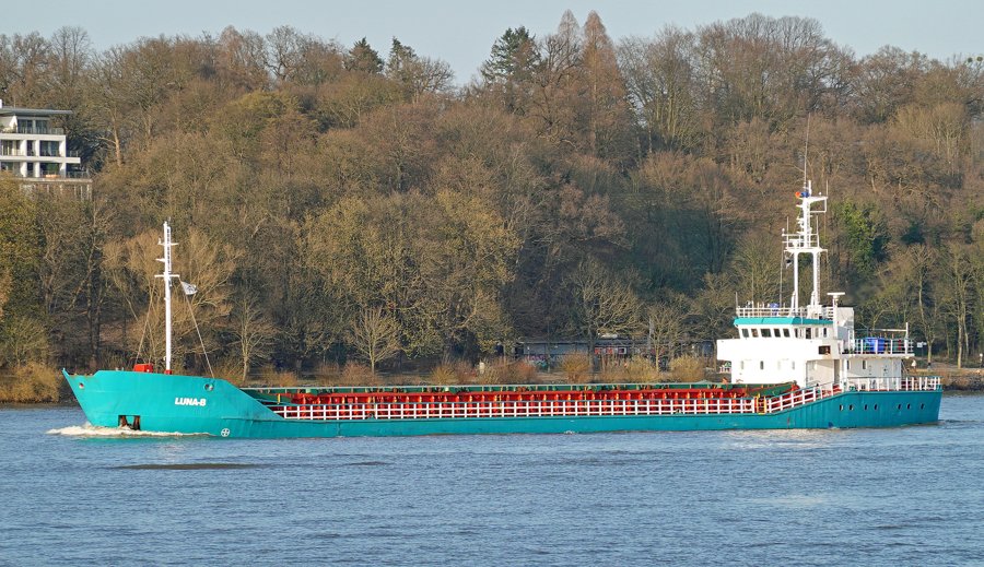 Transit: LUNA-B entering English South Coast at The Dover Strait