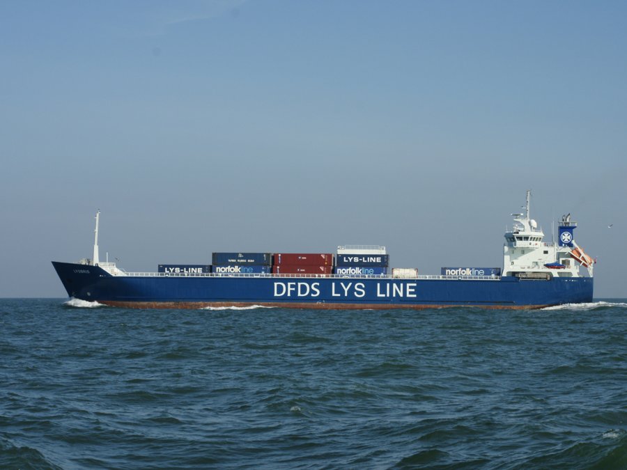 Transit: LYSBRIS SEAWAYS entering English South Coast at The Dover Strait