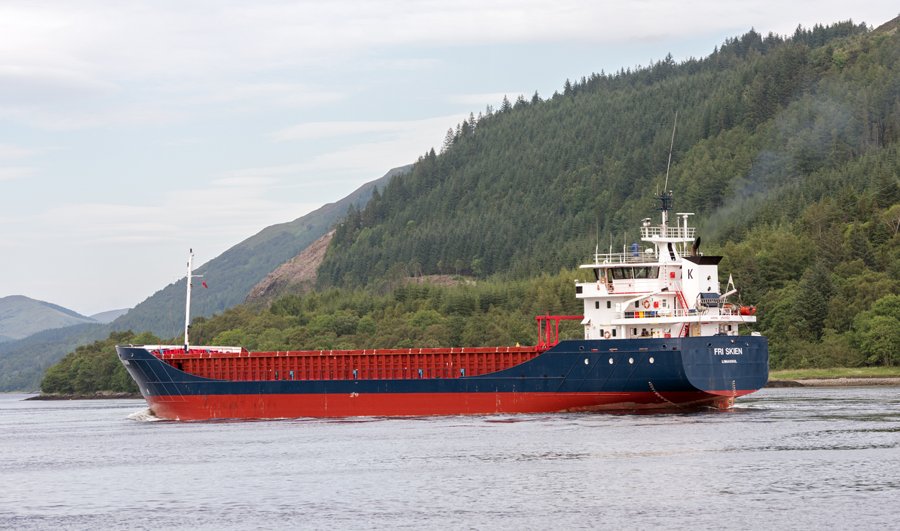 Transit: FRI SKIEN entering English South Coast at The Dover Strait