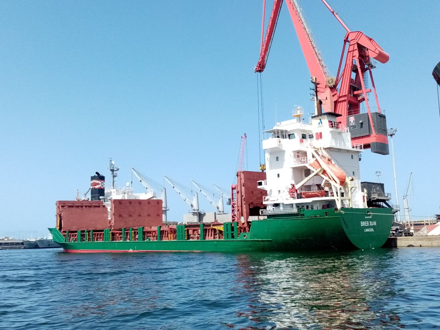 Transit: VALENTINA entering English South Coast at The Dover Strait