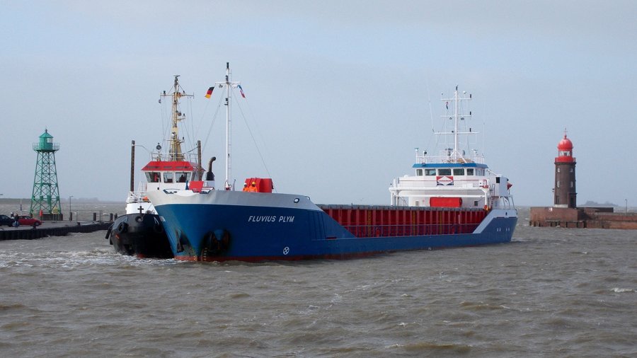 Transit: FLUVIUS PLYM entering English South Coast at The Dover Strait