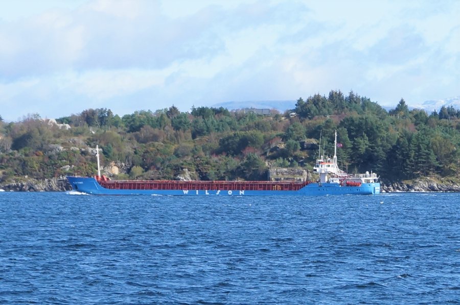 Transit: WILSON THAMES entering English South Coast at The Dover Strait