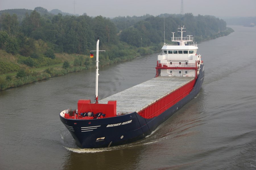 Transit: FRI PORSGRUNN entering English South Coast at The Dover Strait