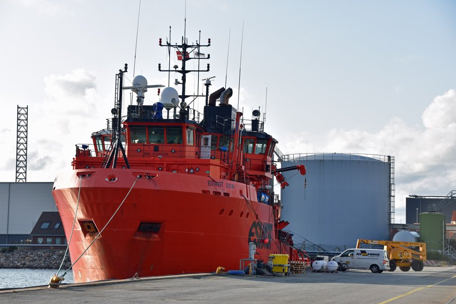  Scottish West Coast - ESVAGT DON transiting North Channel at Belfast