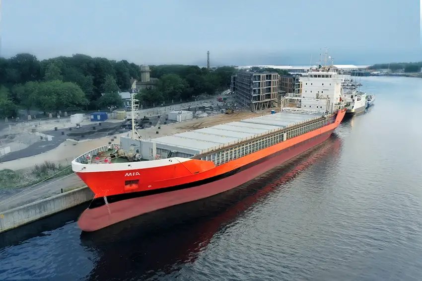Transit: MIA entering English South Coast at The Dover Strait