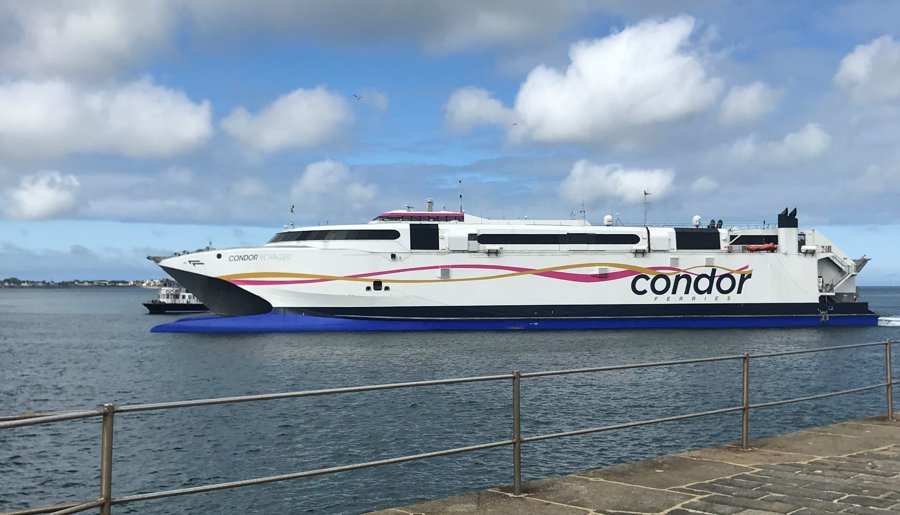 Photograph of the Passenger/Ro-Ro Ship: VOYAGER (IMO: 9221358). Documented in UK and Regional Shipping Movements.