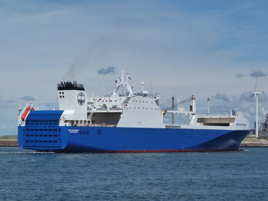  Celtic Sea - NEW AMSTERDAM transiting Celtic Sea