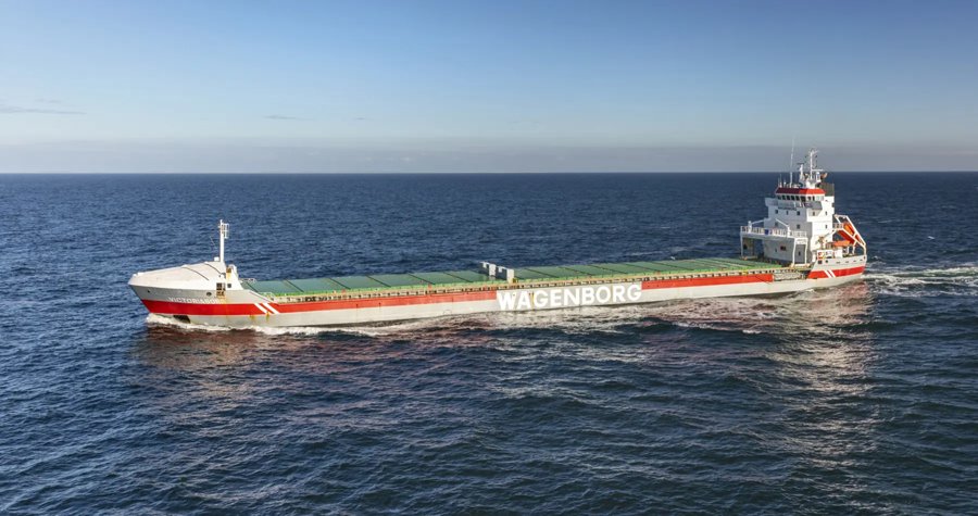 Transit: VICTORIABORG         entering English South Coast at The Dover Strait