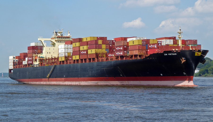 Transit: ZIM VIETNAM          entering English South Coast at The Dover Strait