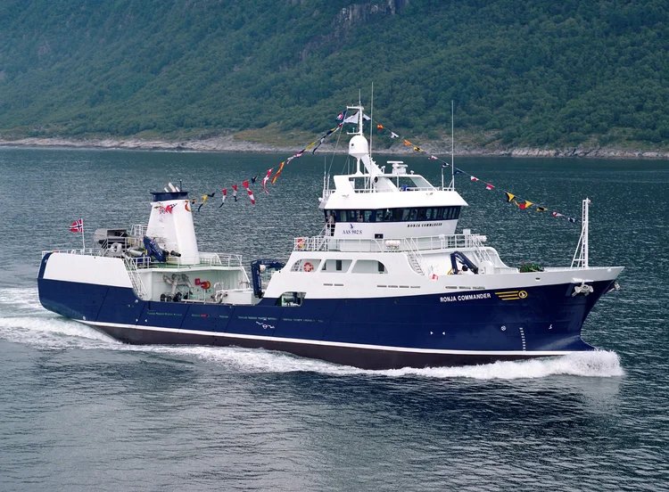  Scottish West Coast - RONJA COMMANDER transiting Inner Herbrides Seas