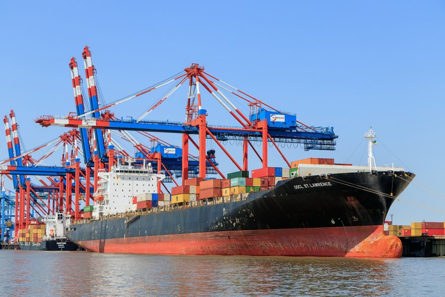 Transit: OOCL ST.LAWRENCE     entering English South Coast at The Dover Strait
