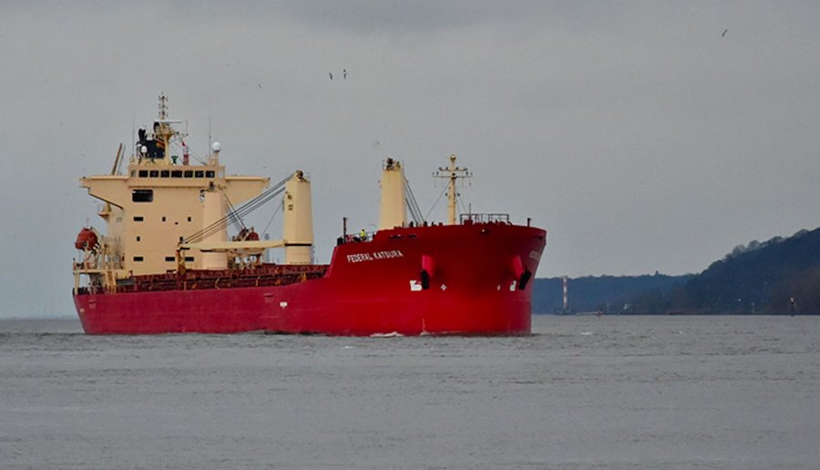 Transit: FEDERAL KATSURA      entering English South Coast at The Dover Strait
