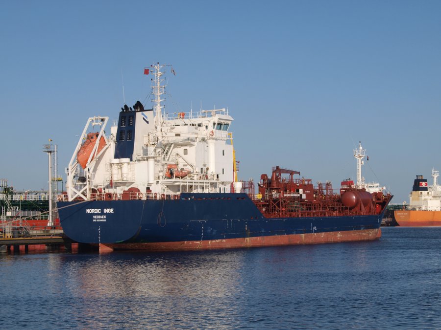 Thames Arrival: BIRTHE ESSBERGER    