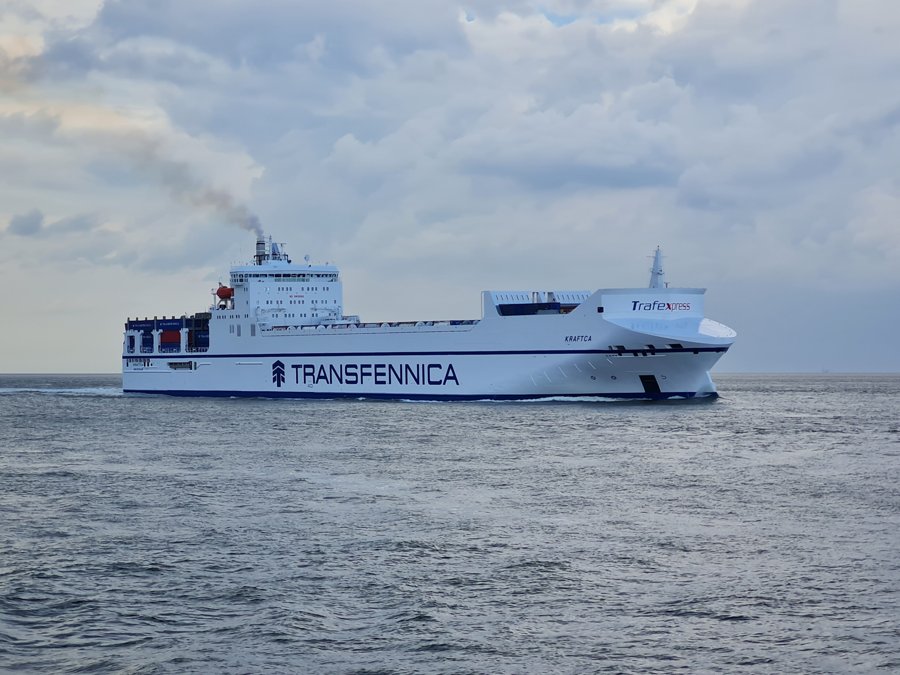 Transit: KRAFTCA              entering English South Coast at The Dover Strait