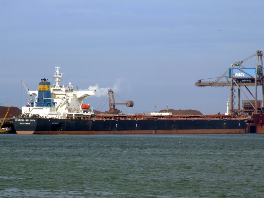  Irish Sea - XIANG RONG           transiting Irish Sea off Dublin