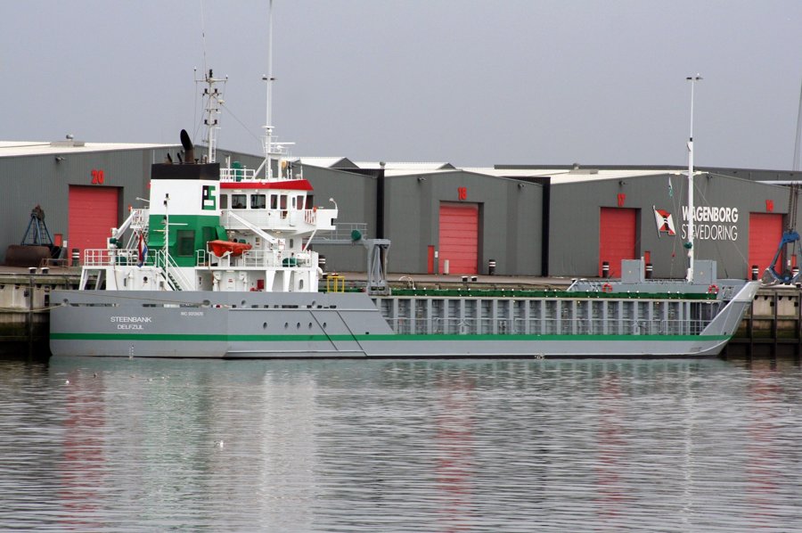  Scottish West Coast - STEENBANK transiting North Channel at Belfast