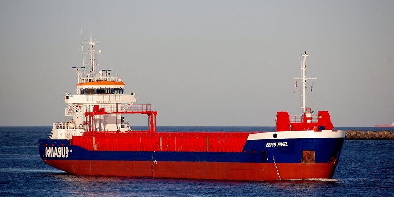  Irish Sea - EEMS FIVEL transiting Irish Sea off Dublin