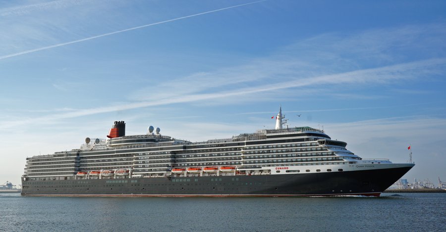 Transit: QUEEN VICTORIA entering English South Coast at The Dover Strait