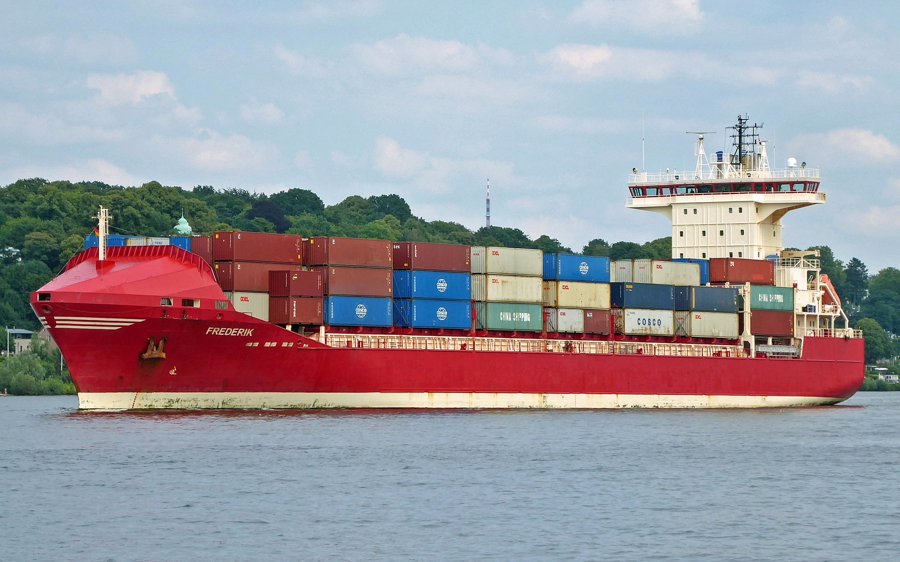 Transit: FREDERIK             entering English South Coast at The Dover Strait