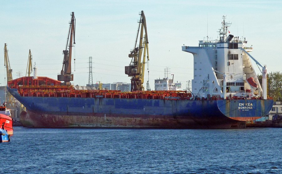 Transit: EM KEA entering English South Coast at The Dover Strait