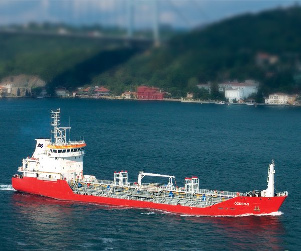 Transit: OZDEN THERESA        entering English South Coast at The Dover Strait