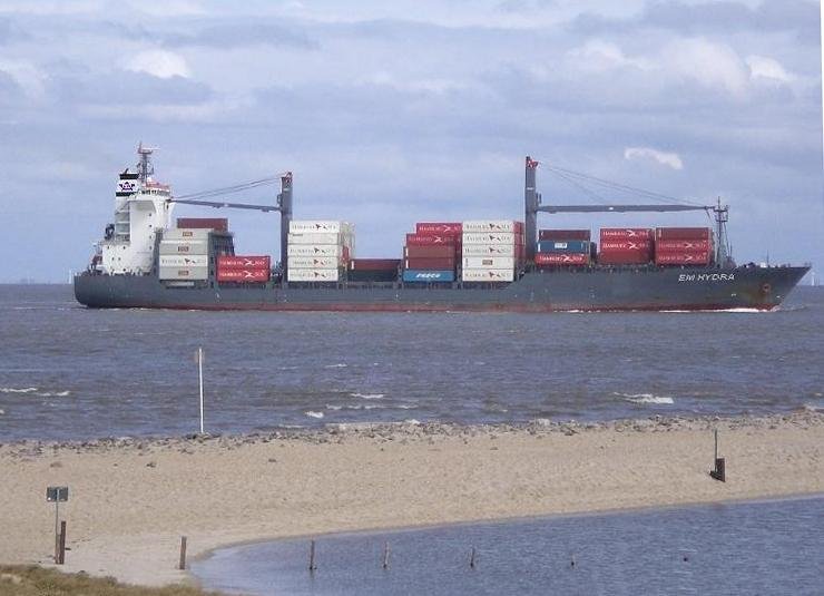 Transit: EM HYDRA entering English South Coast at The Dover Strait