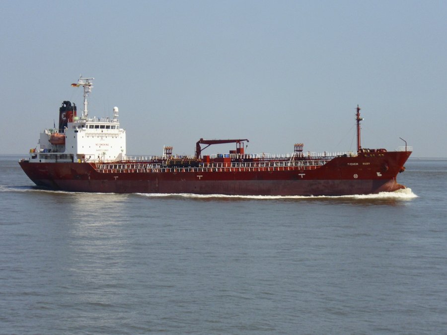 Transit: NQ VICTORIA          entering English South Coast at The Dover Strait