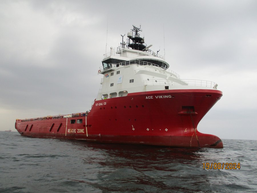  Scottish East Coast - ACE VIKING transiting Tayside Coast
