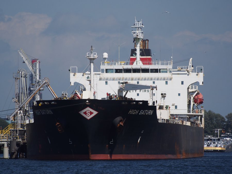 Transit: KARDIANI             entering English South Coast at The Dover Strait