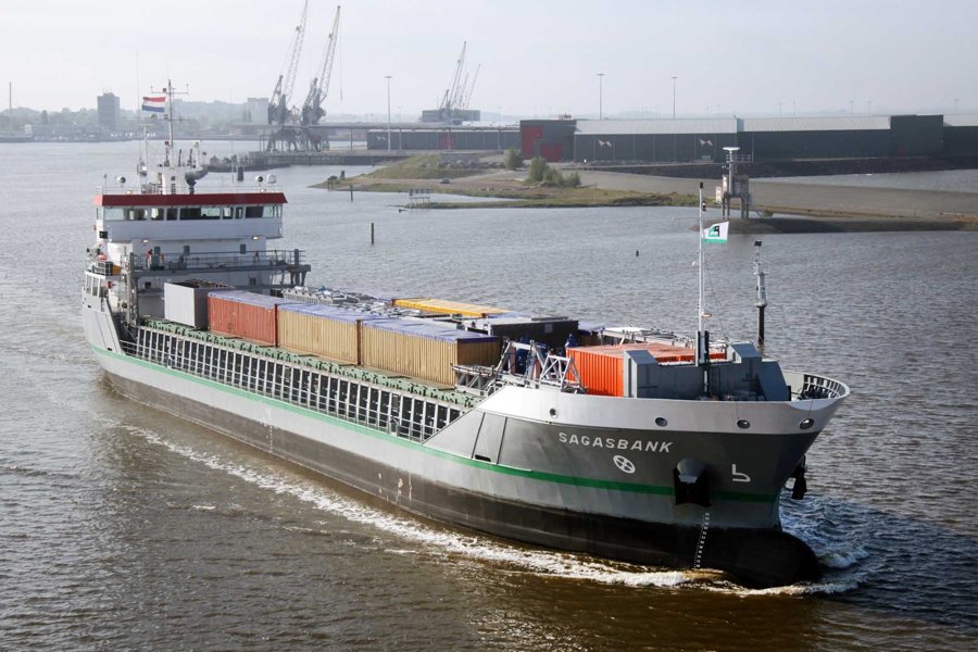 Transit: SAGASBANK entering English South Coast at The Dover Strait