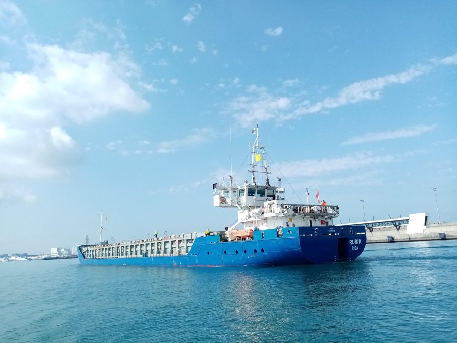 Transit: RURIK entering English South Coast at The Dover Strait