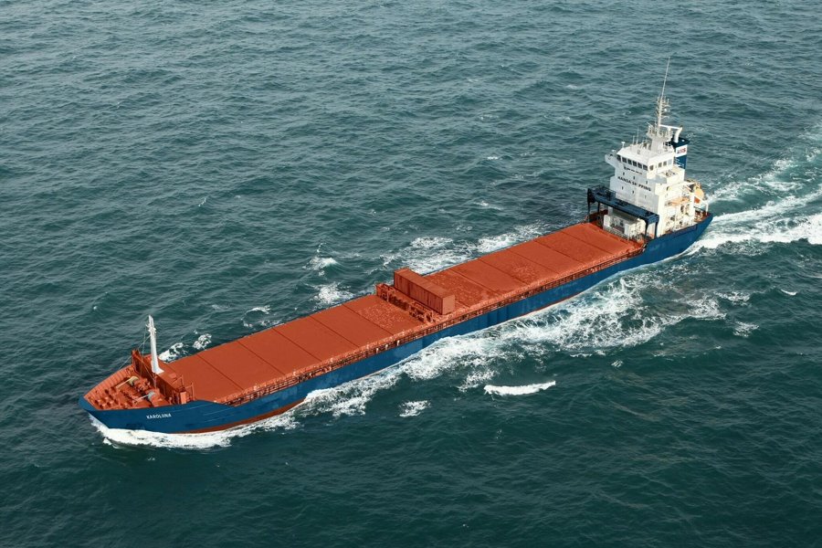  Irish Sea - KAROLIINA            transiting Irish Sea off Dublin