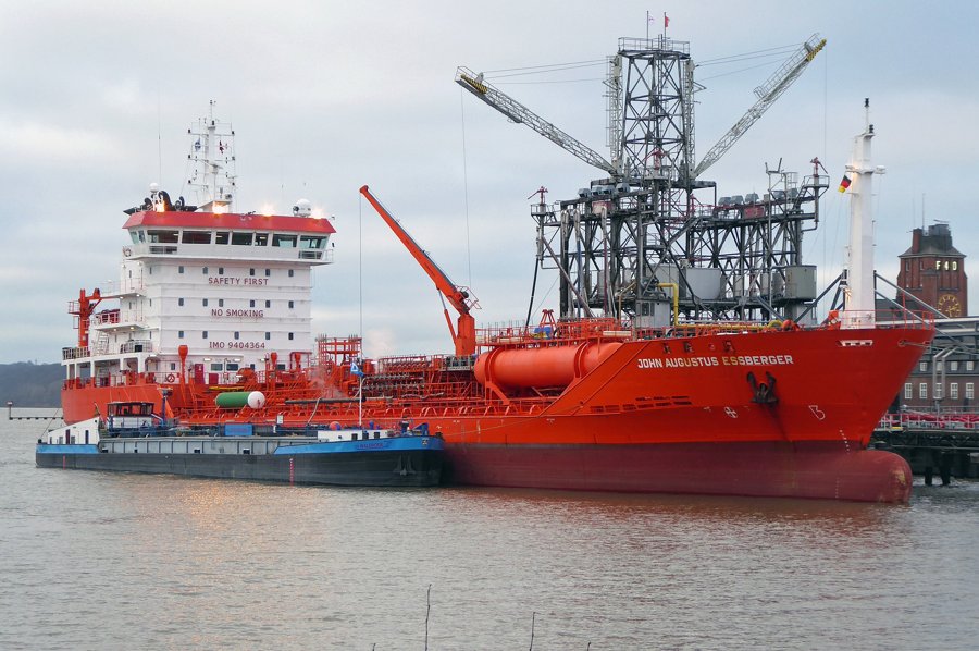 Transit: JOHN AUGUSTUS ESSBER entering English South Coast at The Dover Strait