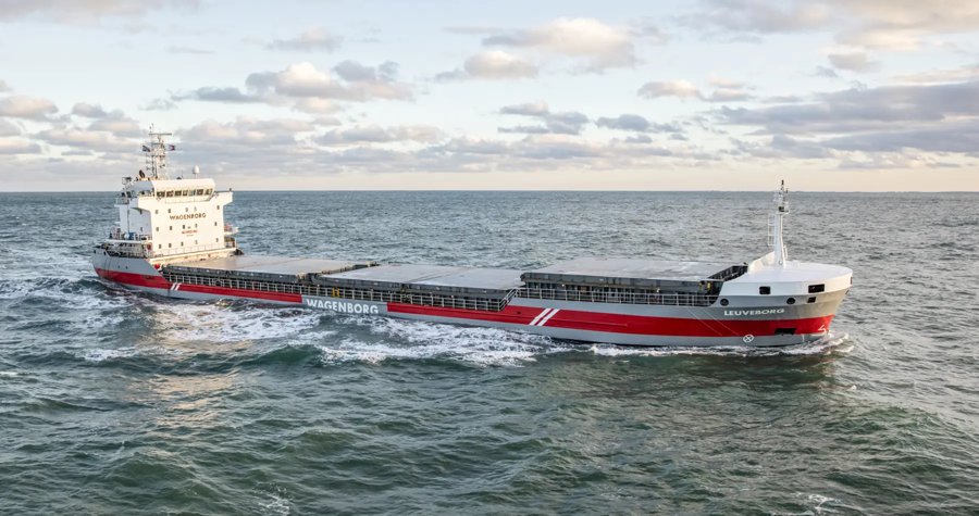 Thames Departure: MANISA KATE         