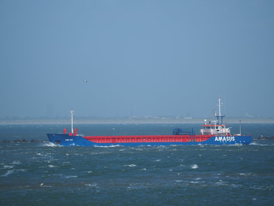 Transit: EEMS SKY             entering English South Coast at The Dover Strait