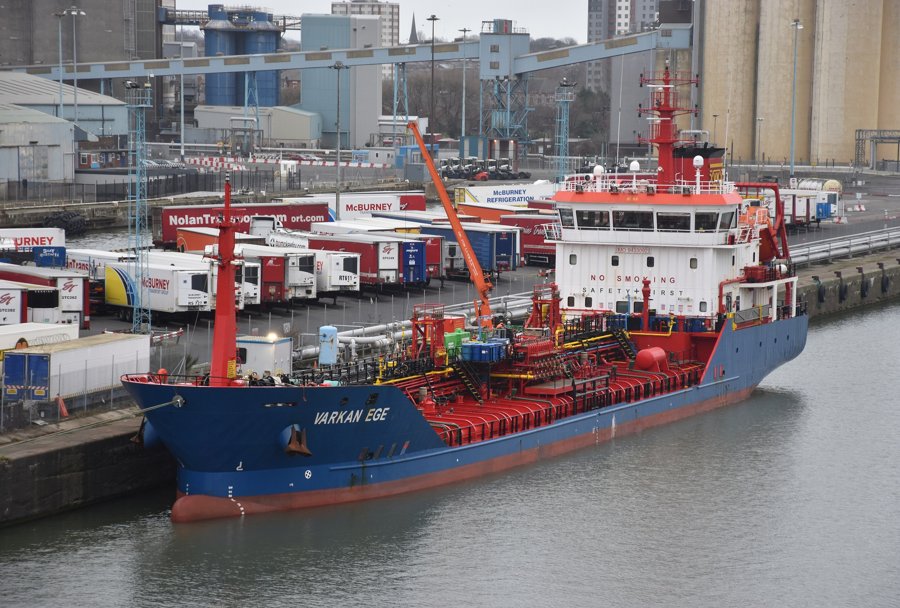 Thames Arrival: VARKAN EGE 