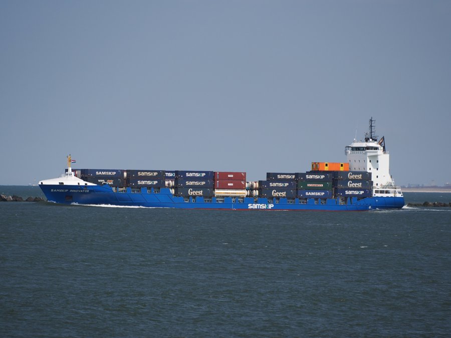 Humber Departure: SAMSKIP INNOVATOR   