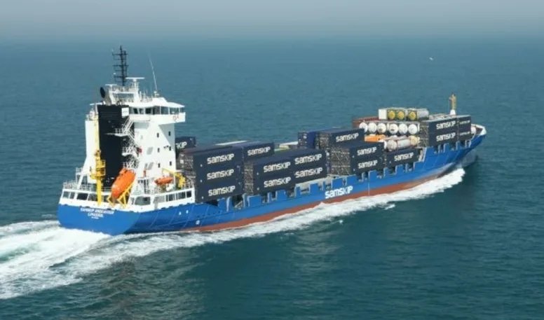  Irish Sea - SAMSKIP ENDEAVOUR    transiting Irish Sea off Dublin