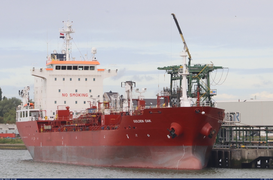  Irish Sea - GOLDEN OAK transiting Irish Sea off Wales
